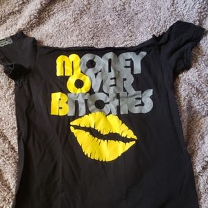 Married to the mob preloved tshirt